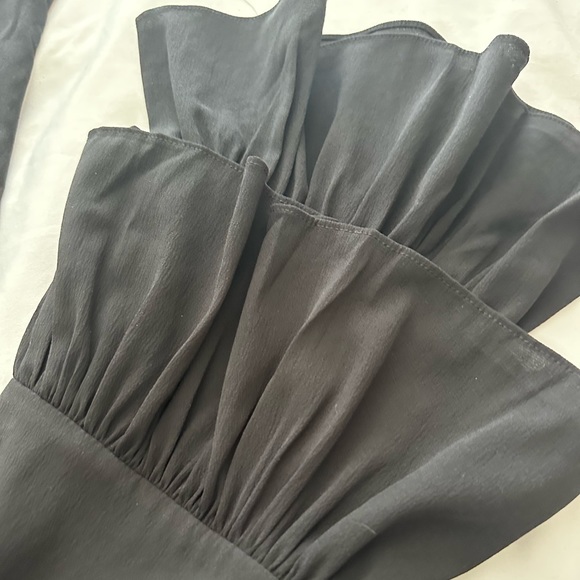 Vero Moda Bell Sleeve Top NWT - Picture 3 of 7